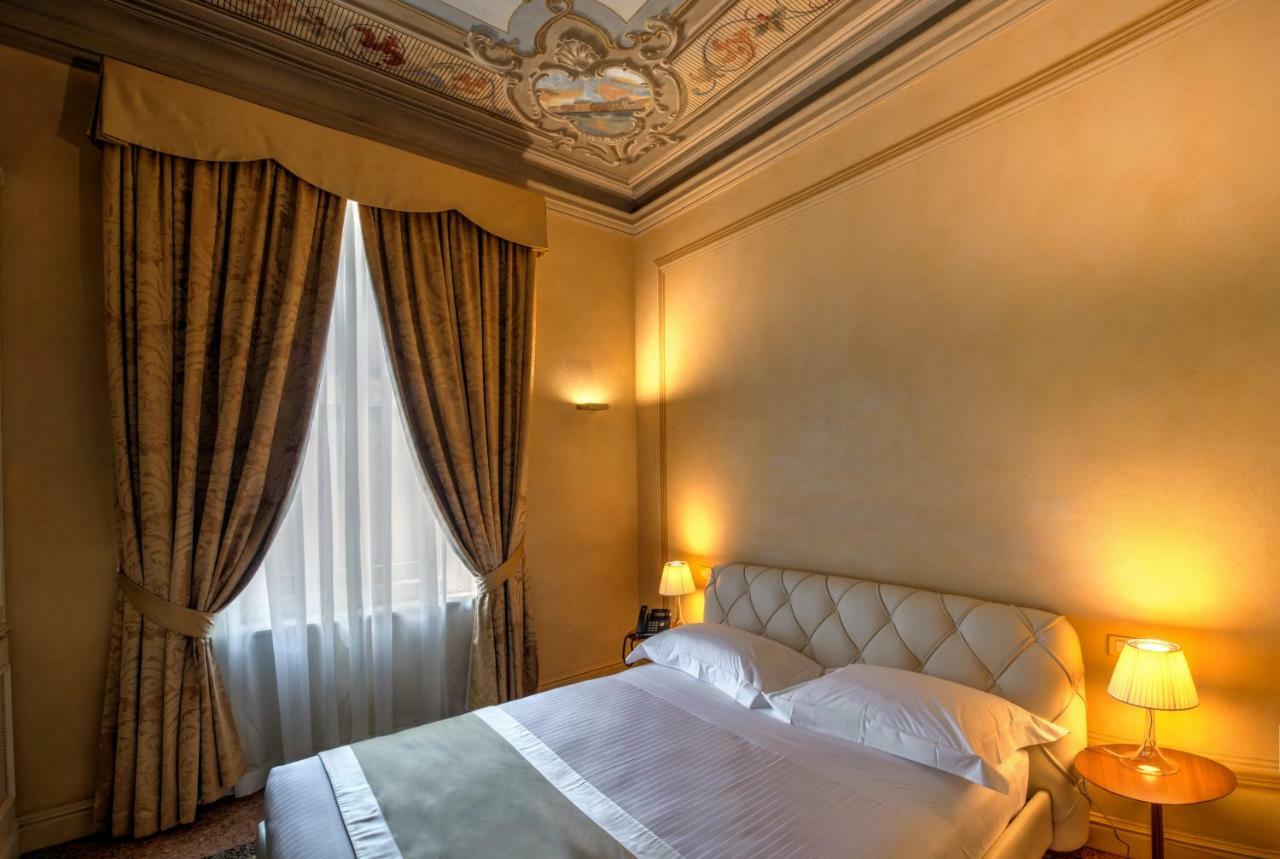 Hotel Rua Frati 48 In San Francesco Modena Luaran gambar